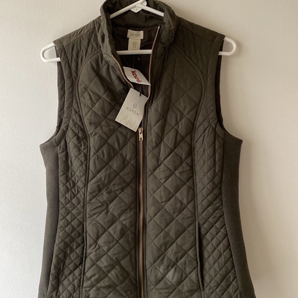 Olive Green Aspen Vest - Picture 1 of 5